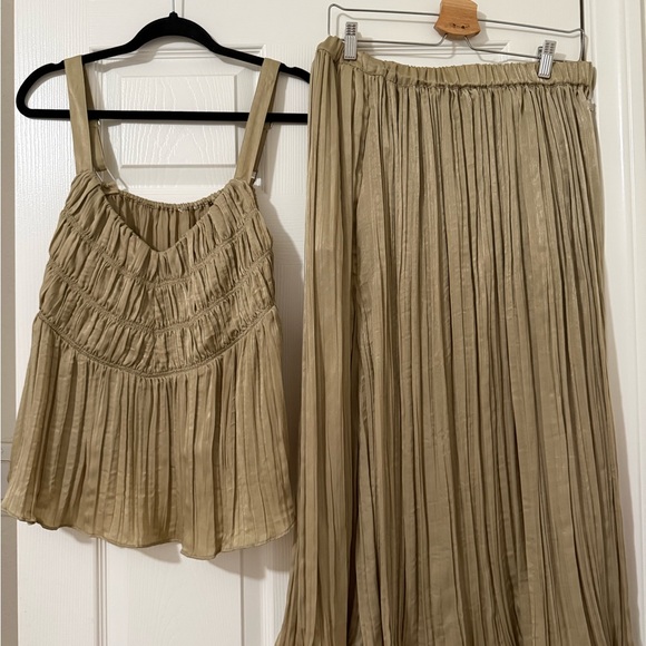 Dkny Dresses & Skirts - DKNY Pleated Skirt Set in Beige